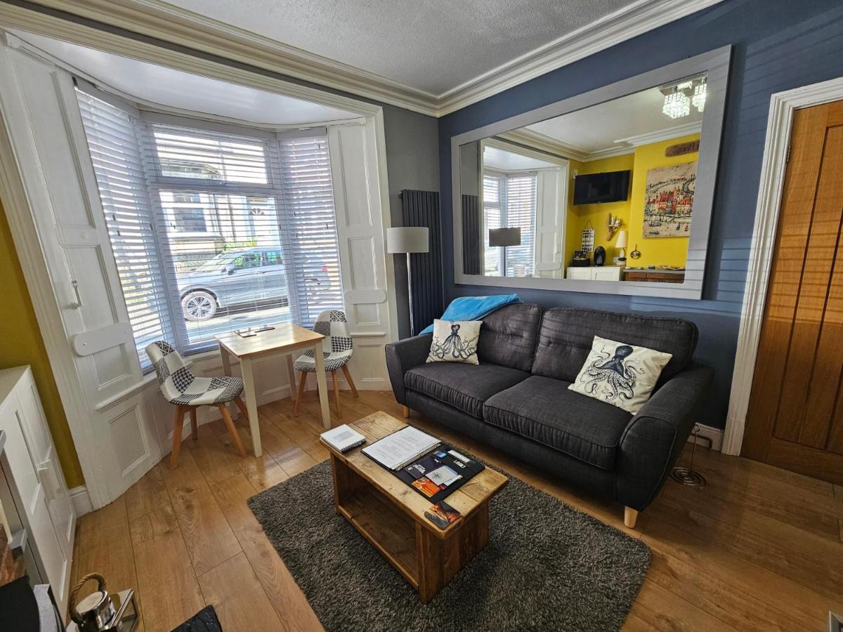The Hyding Place On George Street Whitby Extérieur photo